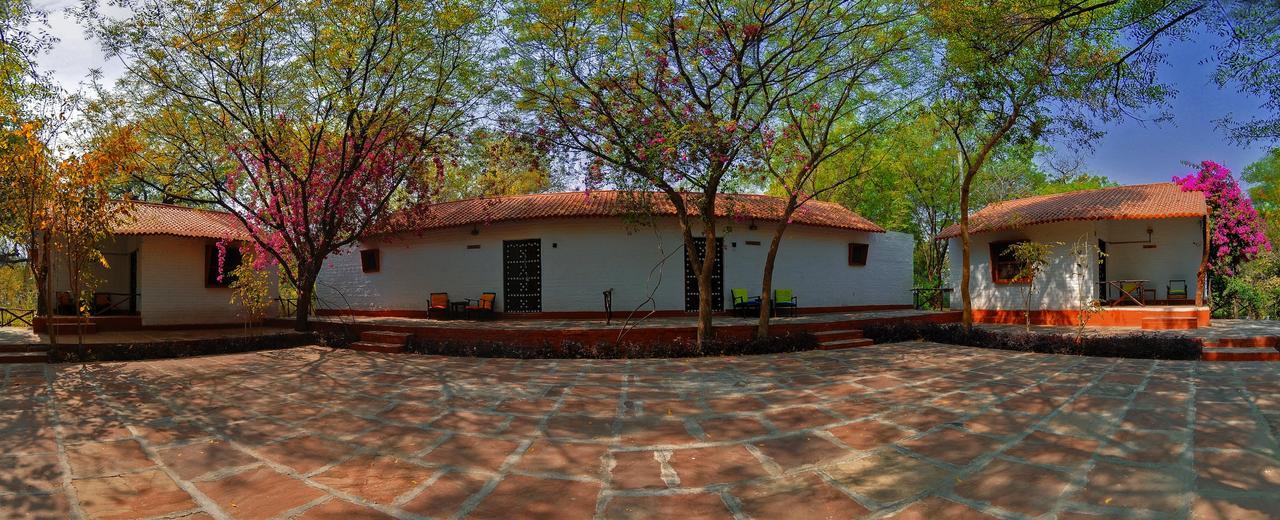 Mela Kothi - The Chambal Safari Lodge Bāh Kültér fotó
